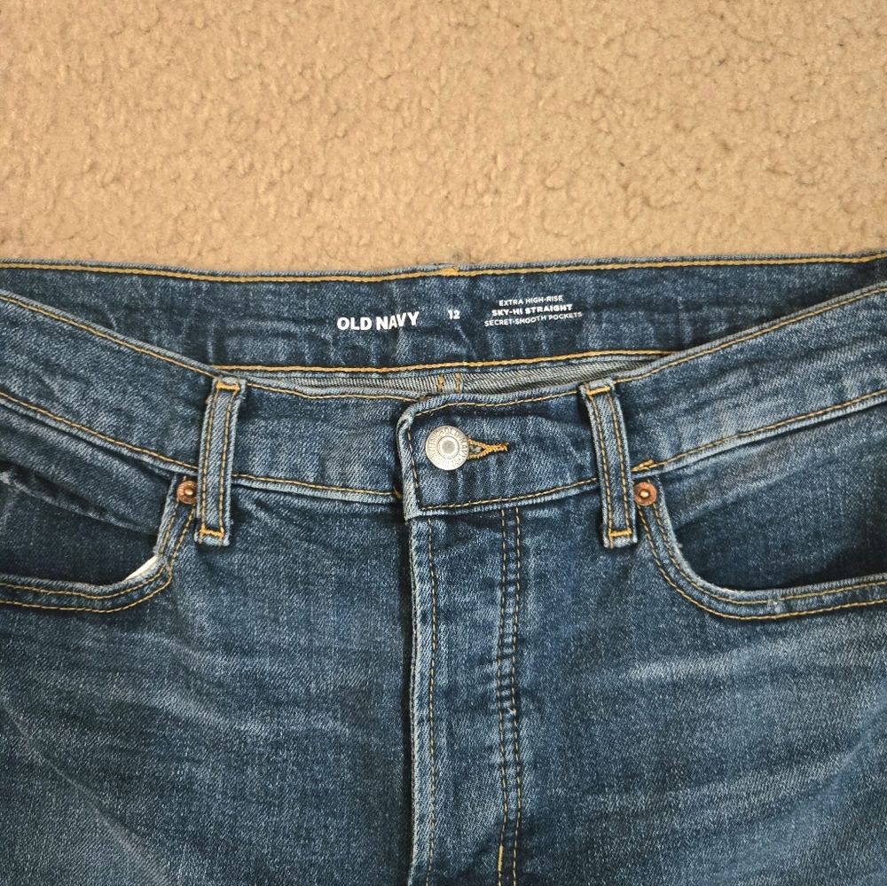 Old Navy Relaxed Distressed Jeans Size 12 - Picture 4 of 5